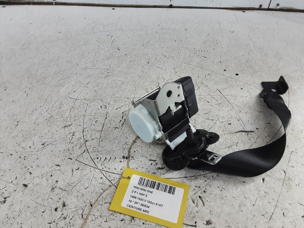 CEINTURE DE SECURITE ARRIERE DROITE Mini (F56) (34145136), Autos : Pièces & Accessoires, Petuelring 130
80809  München, DE, Mini