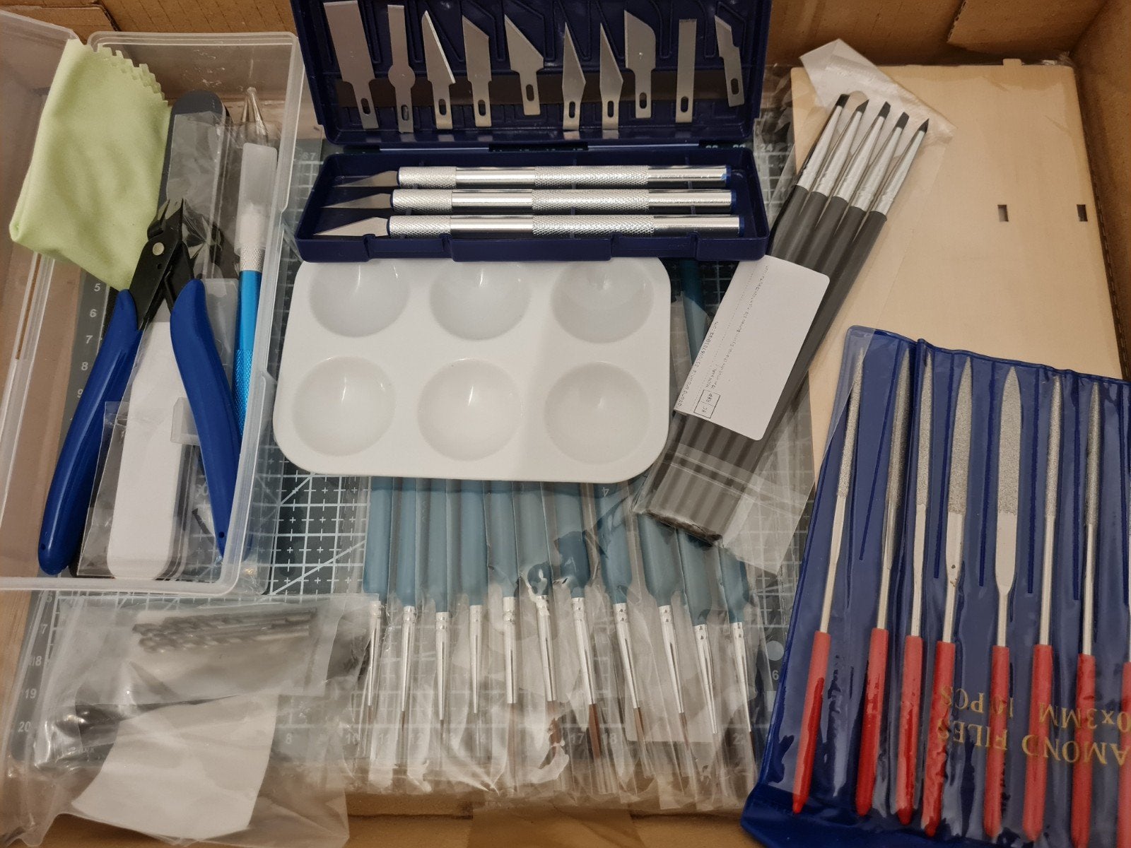 Ensemble de peinture et d'outils pour modélisme et Wargame H, Enlèvement ou Envoi