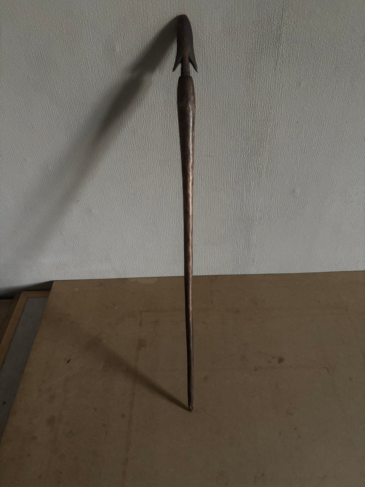 Lance faite à la main, Enlèvement