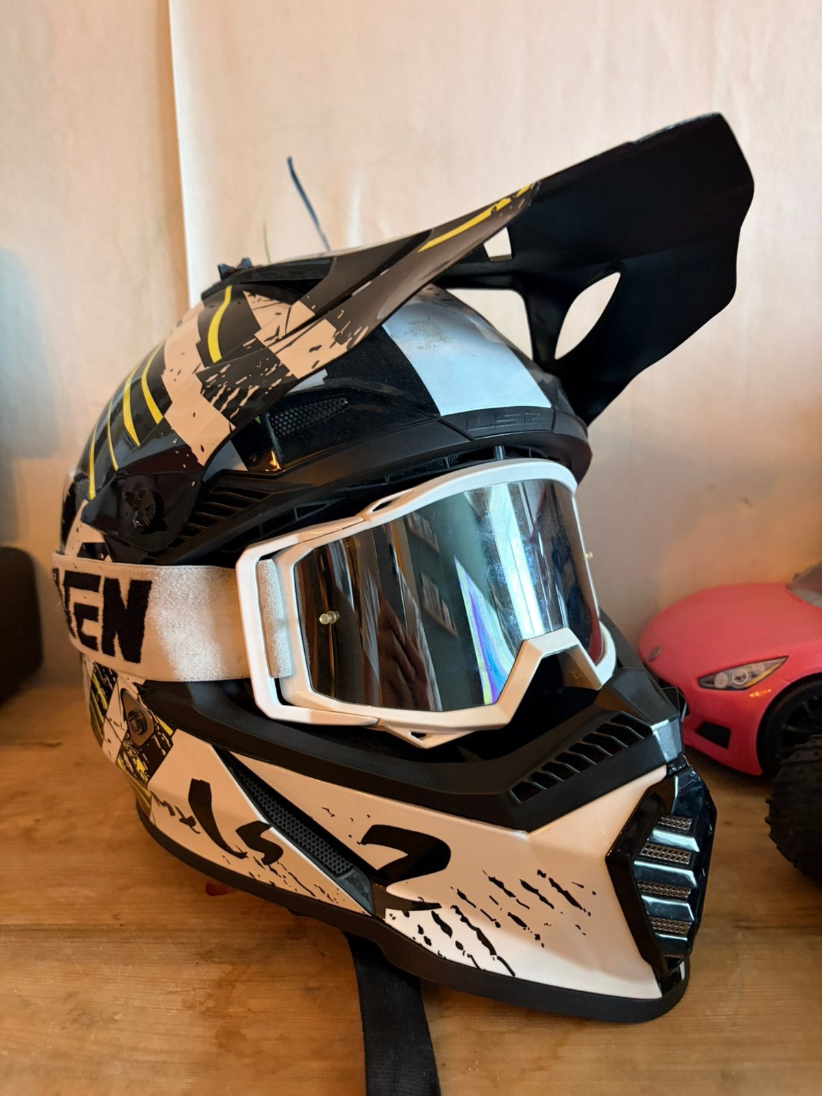 Ls2 motorhelm, Motoren, Kleding | Motorhelmen, XL, Nieuw zonder kaartje, Ophalen, Overige merken