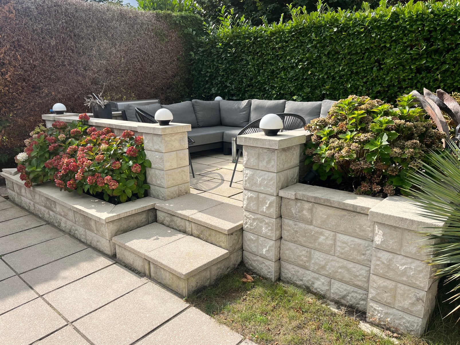 Zithoek met plantenbakken, Tuin en Terras, Tegels en Klinkers, Ophalen, Gebruikt