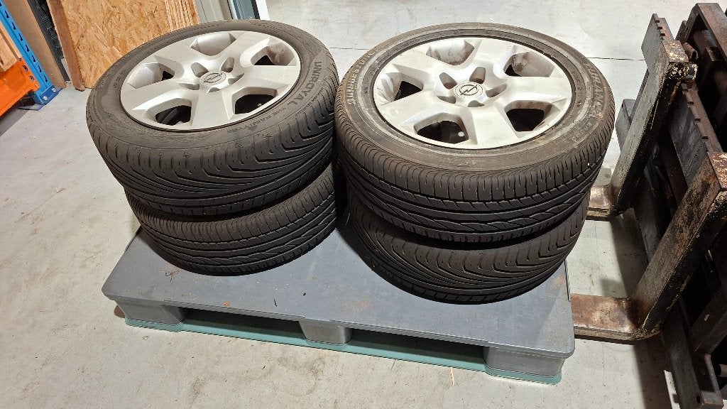 Banden met stalen velg/deksel Opel, Auto-onderdelen, Banden en Velgen, Ophalen, Gebruikt, 16 inch, 205 mm