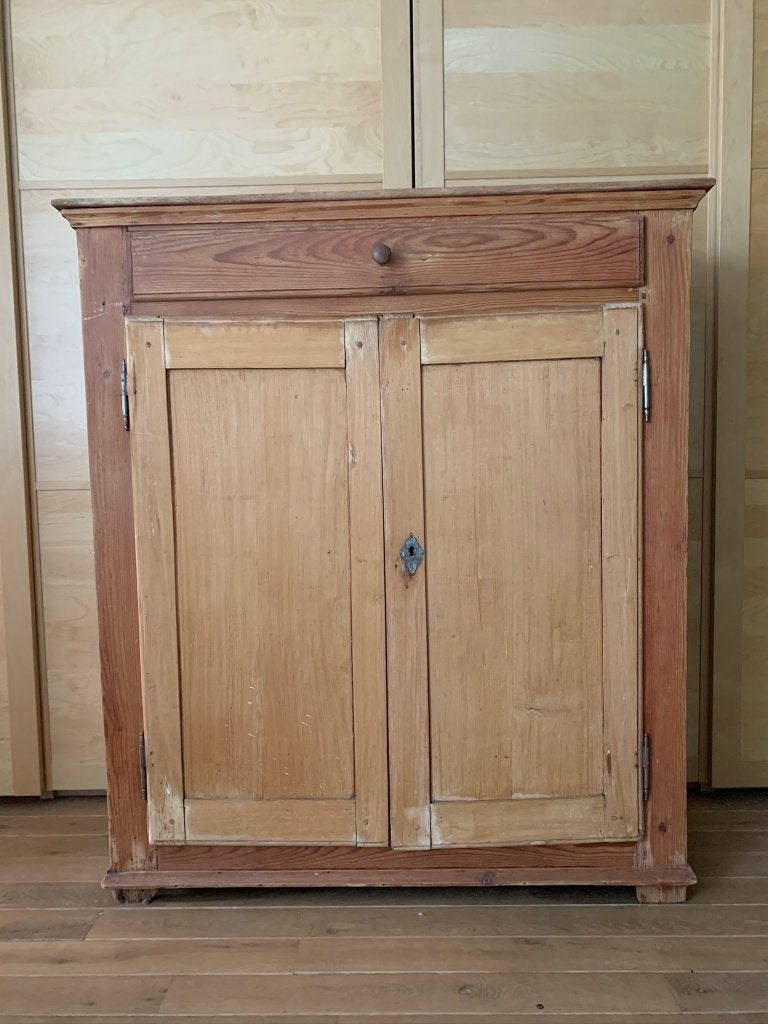 Oude grenen kast - ideaal voor kotstudent, Huis en Inrichting, Ophalen, Gebruikt, Grenenhout, Met lade(s)