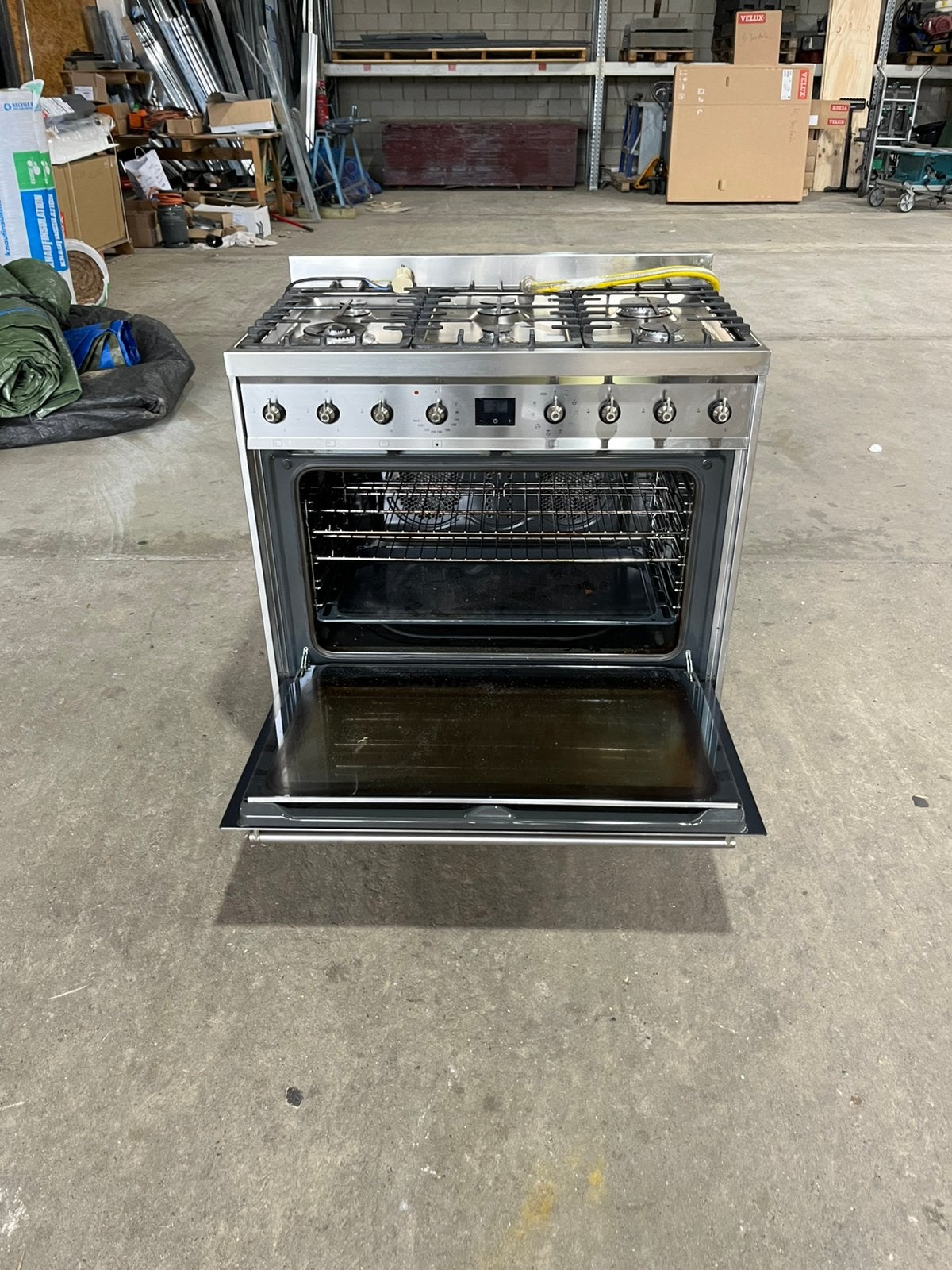 Gas fornuis. Elektronische oven. SMEG, Elektronische apparatuur, Ophalen, Zo goed als nieuw, Gas