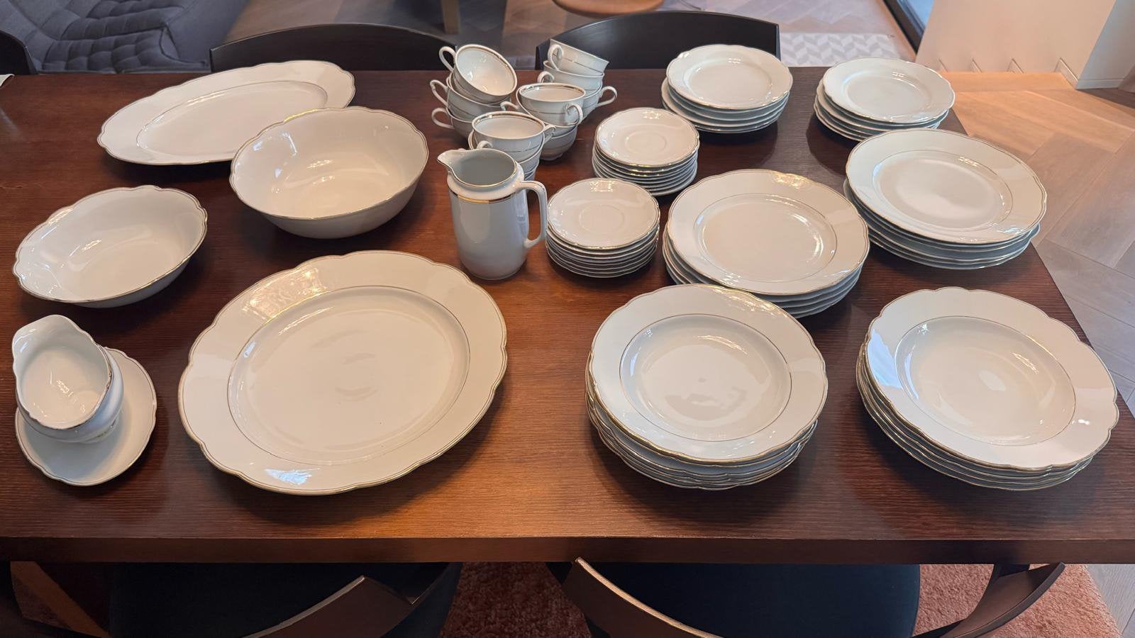 Service en porcelaine Bavaria centenaire (1926) de 70 pièces, Enlèvement