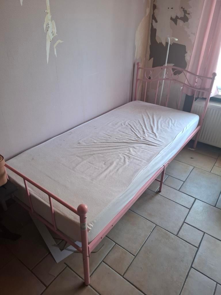 Enkel bed met matras, Autres couleurs, Enlèvement, Métal, Une personne