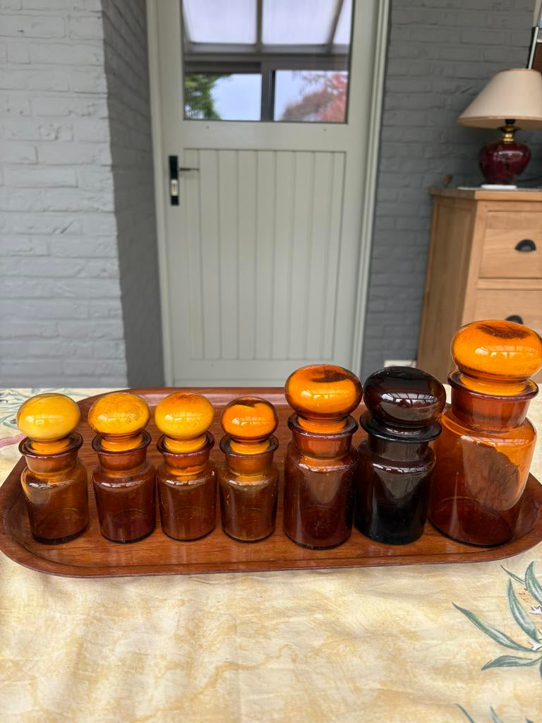 Oude apothekers flesjes, Ophalen