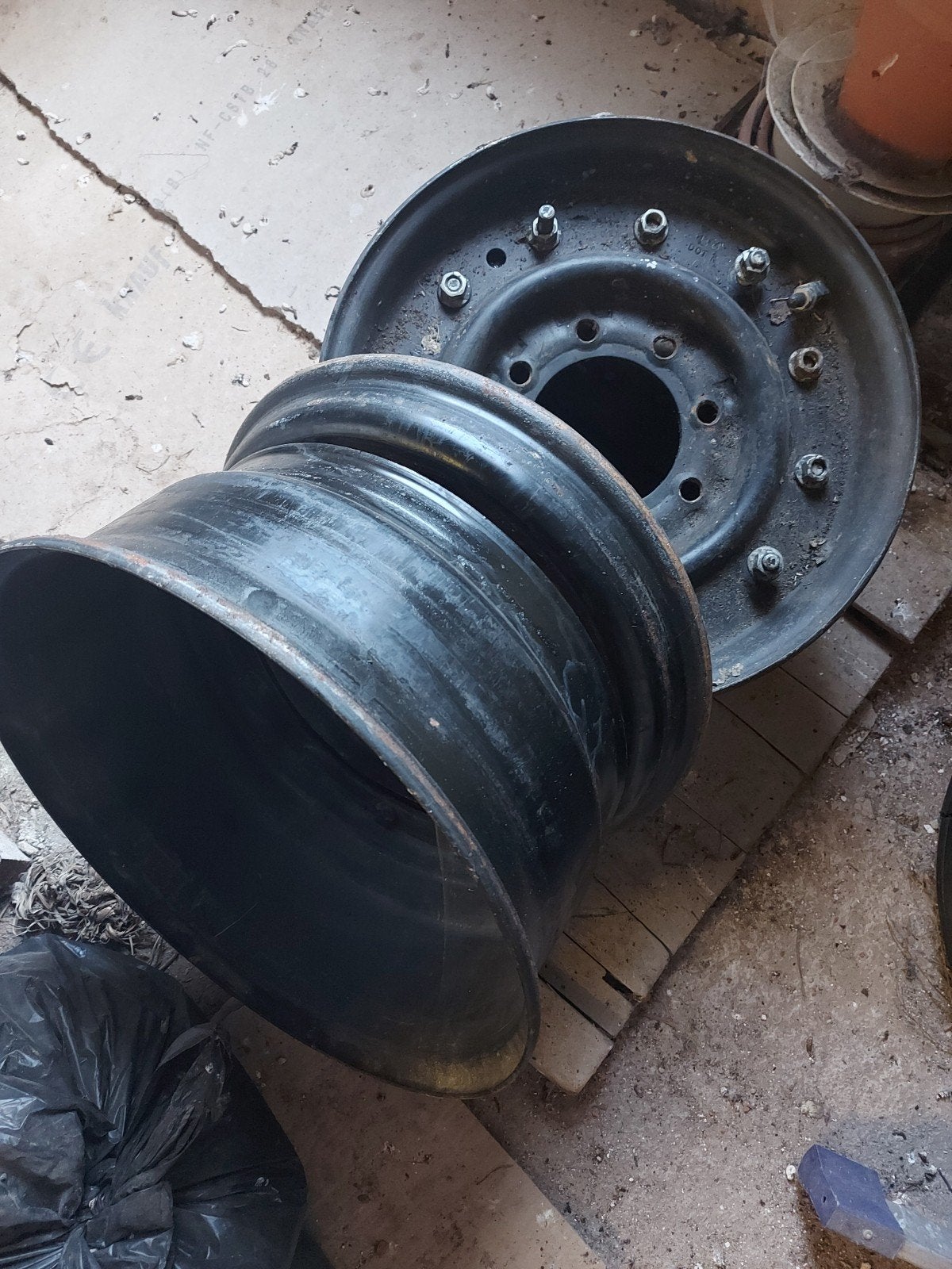Jantes Humvee 12 boulons, Ophalen