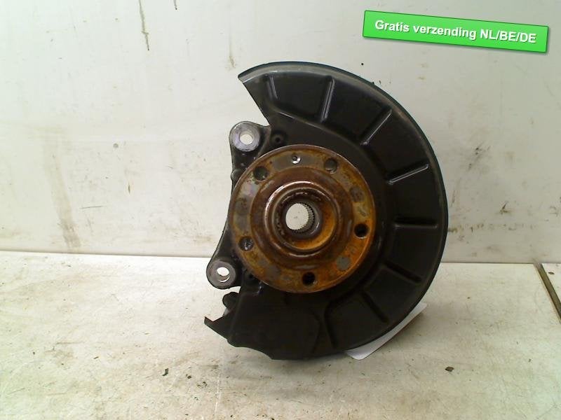 MOYEU DE ROUE AVANT GAUCHE Passat (3C2) (3C0407257G), Utilisé, De Bloemendaal 21 21
5221 EB  'S HERTOGENBOSCH, NL, Info@123Parts.nl