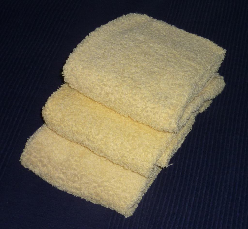 Lot de 3 serviettes de bain Santens – jaune – 80  46 cm, Huis en Inrichting, Badkamer | Badtextiel en Accessoires, Gebruikt, Handdoek