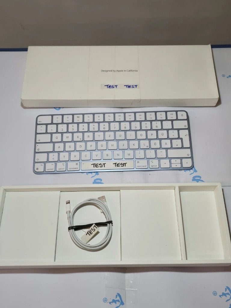 Apple Magic Keyboard Qwertz Blauw Draadloos in Doos, Computers en Software, Verzenden, Zo goed als nieuw, Draadloos, Apple