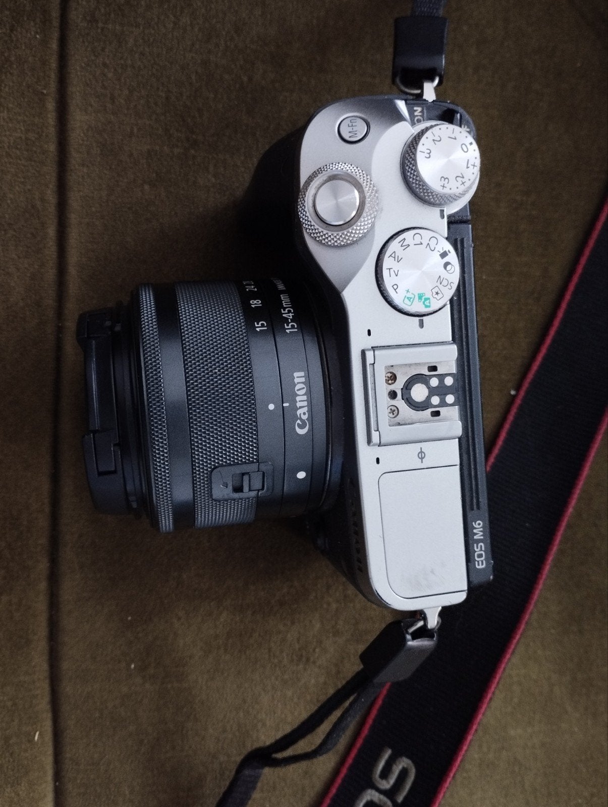 Canon EOS M6 zilver + EF-M 15-45mm IS STM-lens , lader, Audio, Tv en Foto, Fotocamera's Digitaal, Canon, Beeldstabilisatie, Ophalen of Verzenden