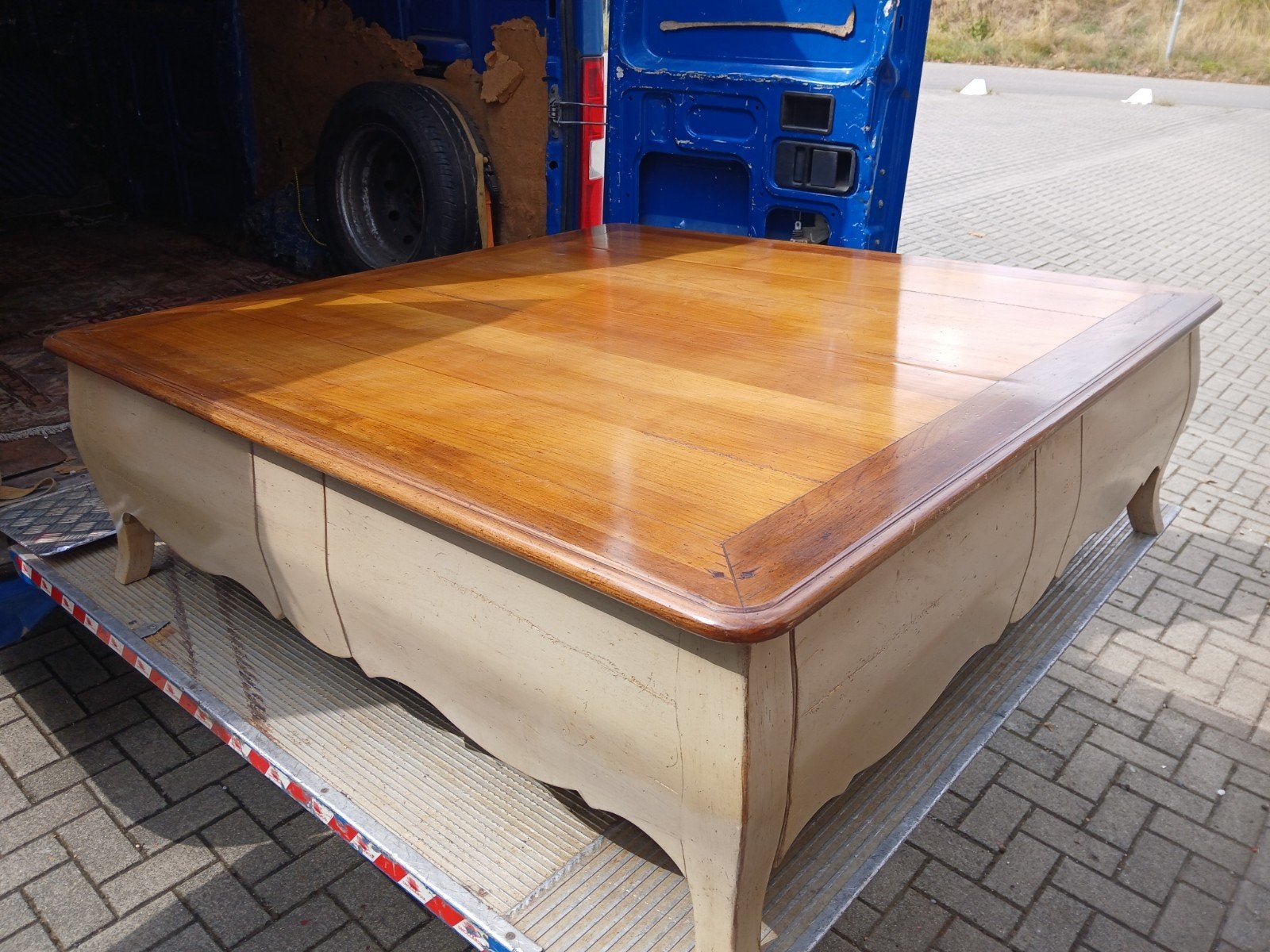 vintage salontafel, opiumtafel, in brocante stijl, Ophalen