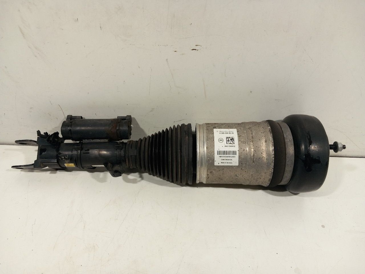 Veerpoot links voor Mercedes-Benz C-Klasse, Onderdelen@venauto.nl, Van der Ven Autorecycling B.V., Ettenseweg 76, 4706 PB Roosendaal, The Netherlands
