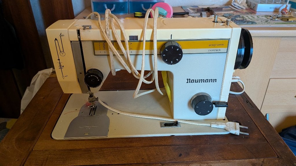 Machine à coudre Naumann 8014/29 avec meuble ancien, Enlèvement