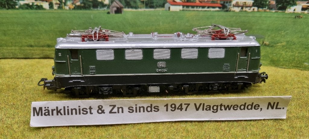 **** Marklin E lok 3037 Groen € 40.00 ****, Wisselstroom, Gebruikt, Locomotief, Ophalen of Verzenden
