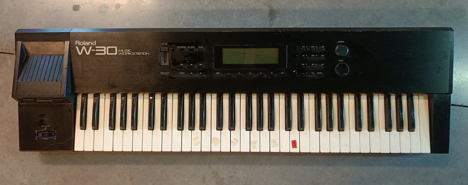 Roland W30 inclusief 8 originele diskettes en meer, 61 touches, Roland, Enlèvement, Utilisé