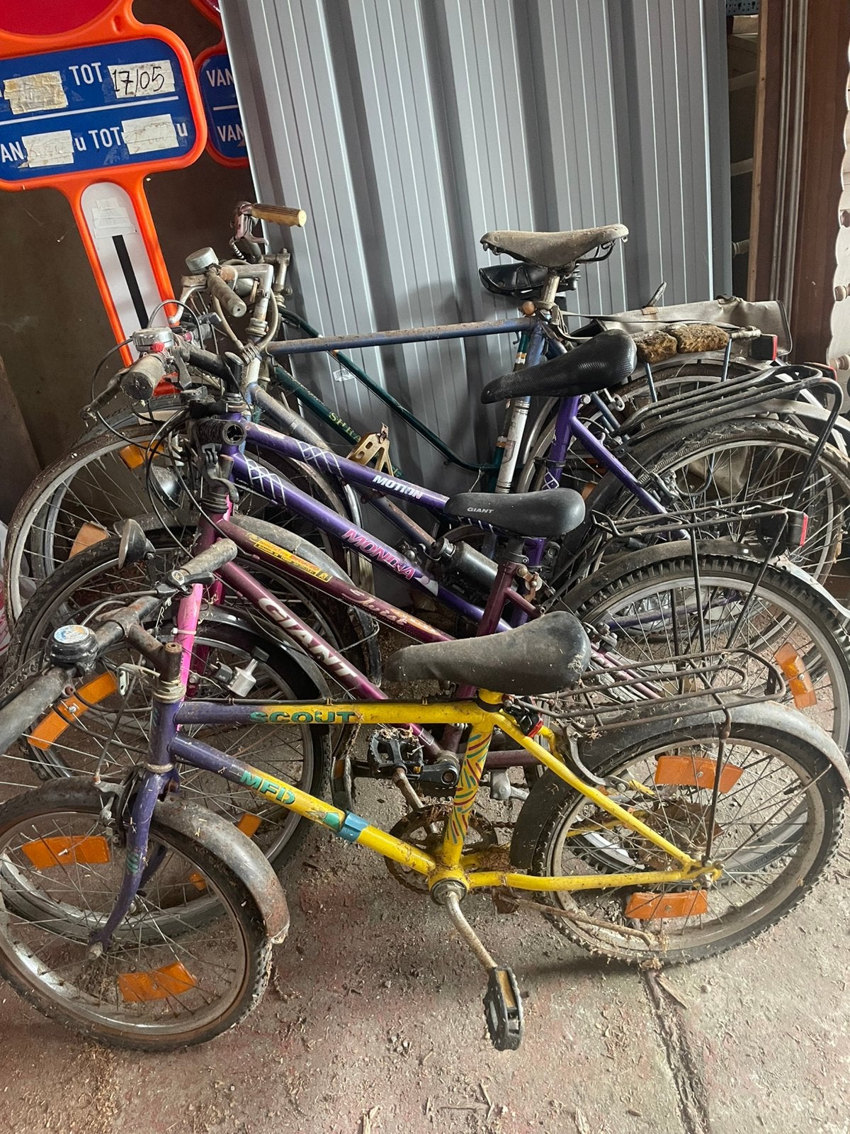 Lot van 5 oude fietsen – opknappers / onderdelen, Ophalen
