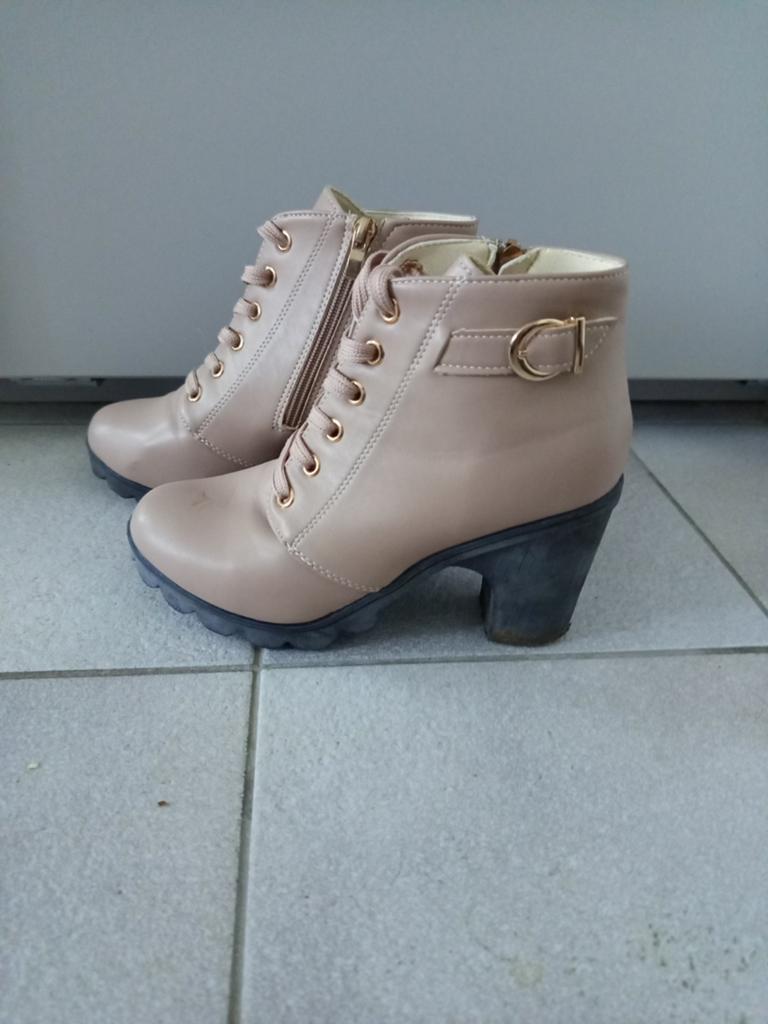 Schoenen, Kleding | Dames, Nieuw, Ophalen of Verzenden, Schoenen met hoge hakken, Roze