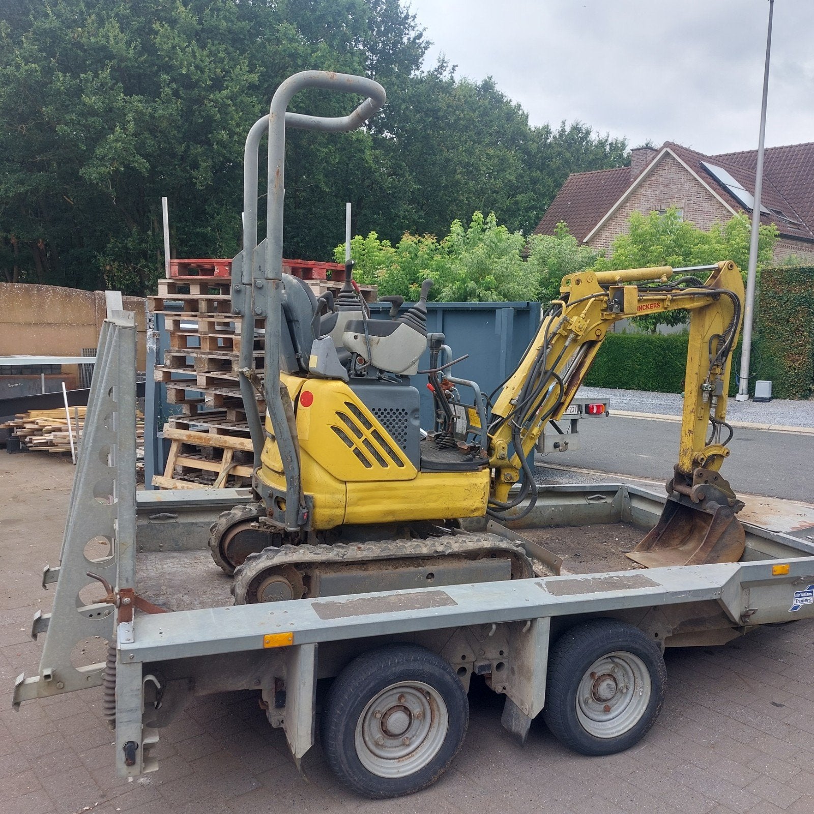 Mini graver met machinist, Zakelijke goederen, Machines en Bouw | Kranen en Graafmachines, Ophalen