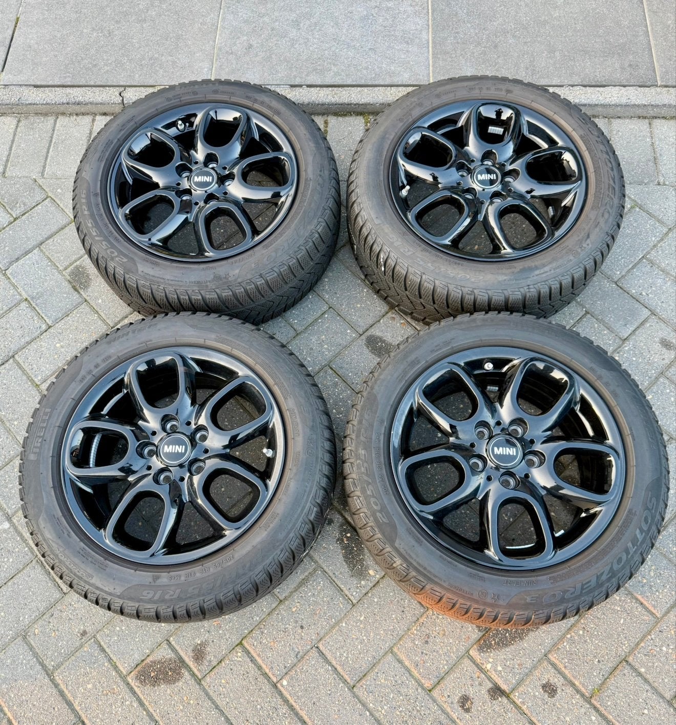 Mini F54 F55 F56 en F57 winterbanden / winterset (black 16”), Ophalen, Gebruikt, 16 inch, Banden en Velgen