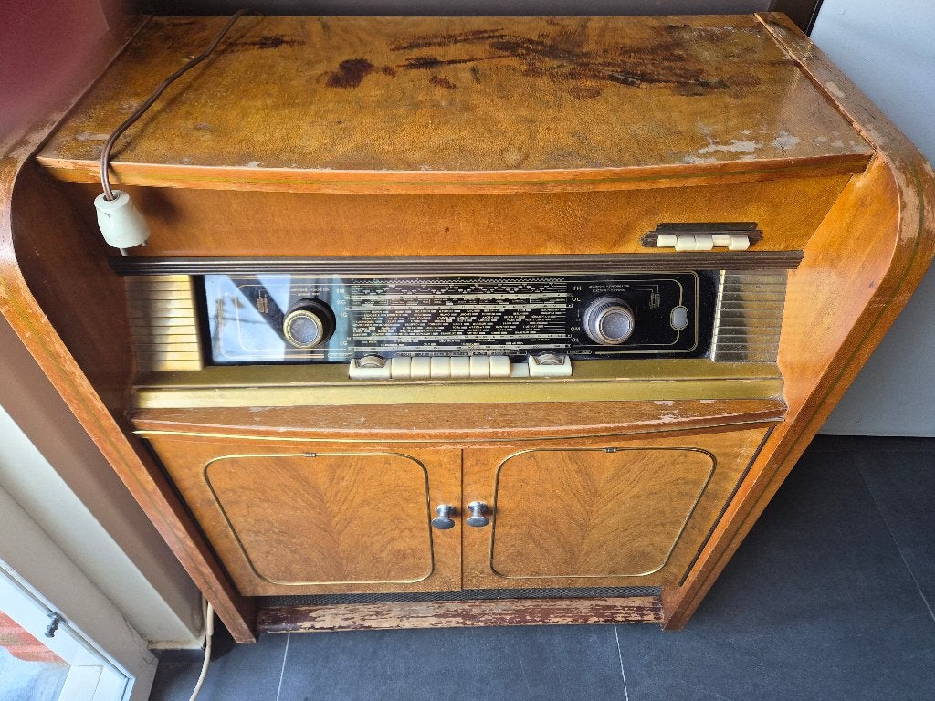 Radiomeubel, Ophalen