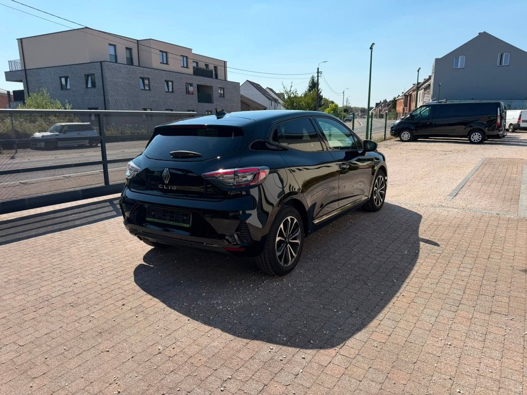 RENAULT CLIO * 1.0TCE * TECHNO * AUT * LANE * 360 CAMERA, Auto's, Dealer onderhouden, 67 kW, Leder en Stof, Zwart