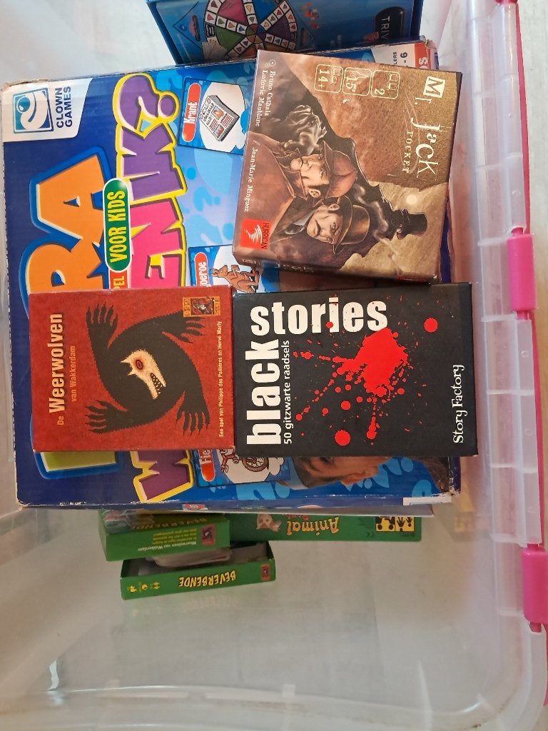 Doos gezelschapsspelletjes, Hobby en Vrije tijd, Gezelschapsspellen | Overige, Een of twee spelers, Ophalen, Zo goed als nieuw