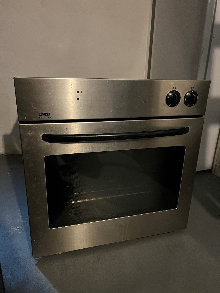 Zanussi Linea 06 built-in oven, Electroménager, Enlèvement, Utilisé, Air chaud, 45 à 60 cm
