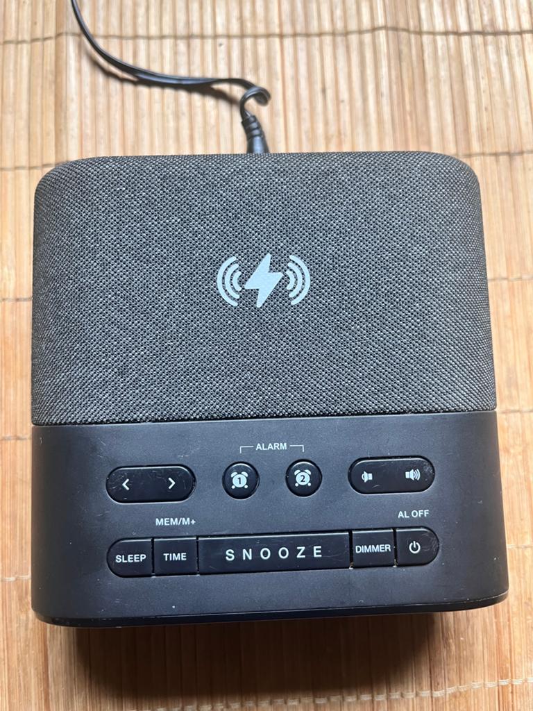 Klok met radio en wekker, Electroménager, Réveils, Comme neuf, Digital, Envoi