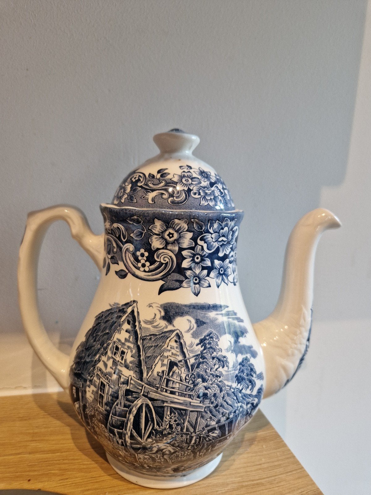 Théière, Royal Tudor Ware, Angleterre, Enlèvement ou Envoi