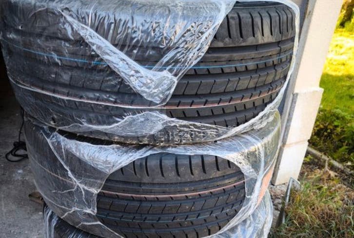 2 Pneus neuf imperial 195/70r15 125€, Enlèvement, Comme neuf