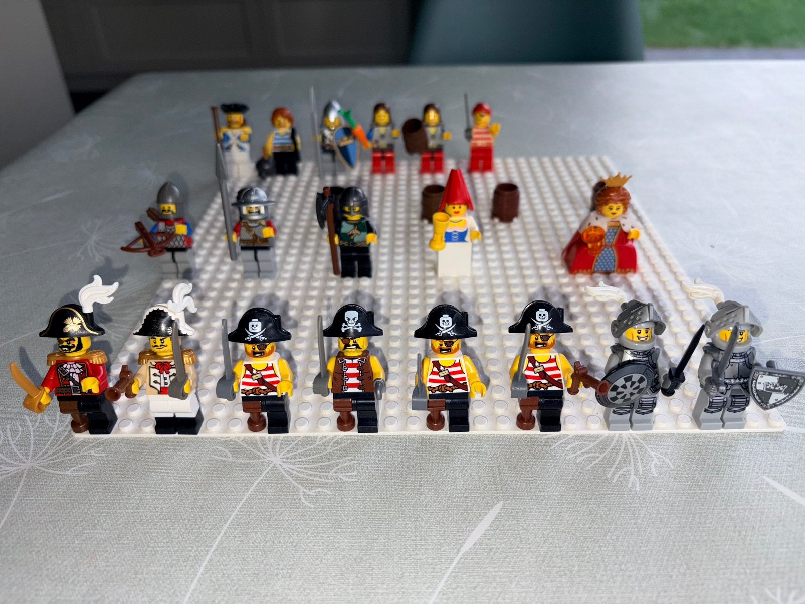 Lego Castle figuren ridders, piraten, Queen …, Lego, Ophalen of Verzenden, Zo goed als nieuw, Minifiguur
