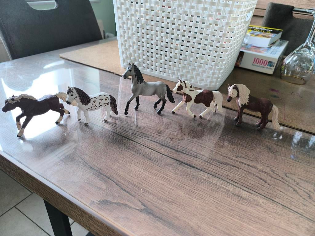 4 chevaux moyens Schleich
