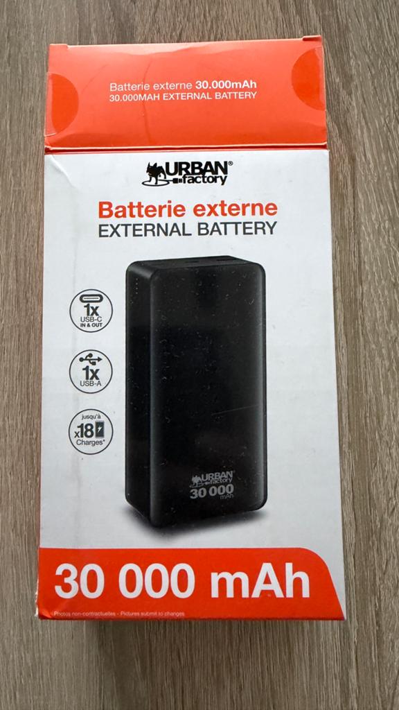 Powerbank Urban Factory 30000 mAh, Telecommunicatie, Powerbanks, Ophalen, Nieuw