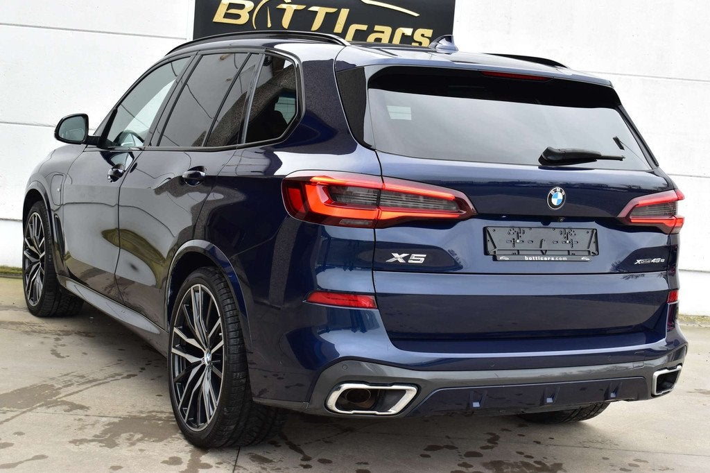 BMW X5 xDrive45e* M-Sport* Leder* Camera* 21" M-velg, Auto's, Adaptive Cruise Control, Gebruikt, 48 g/km, Blauw
