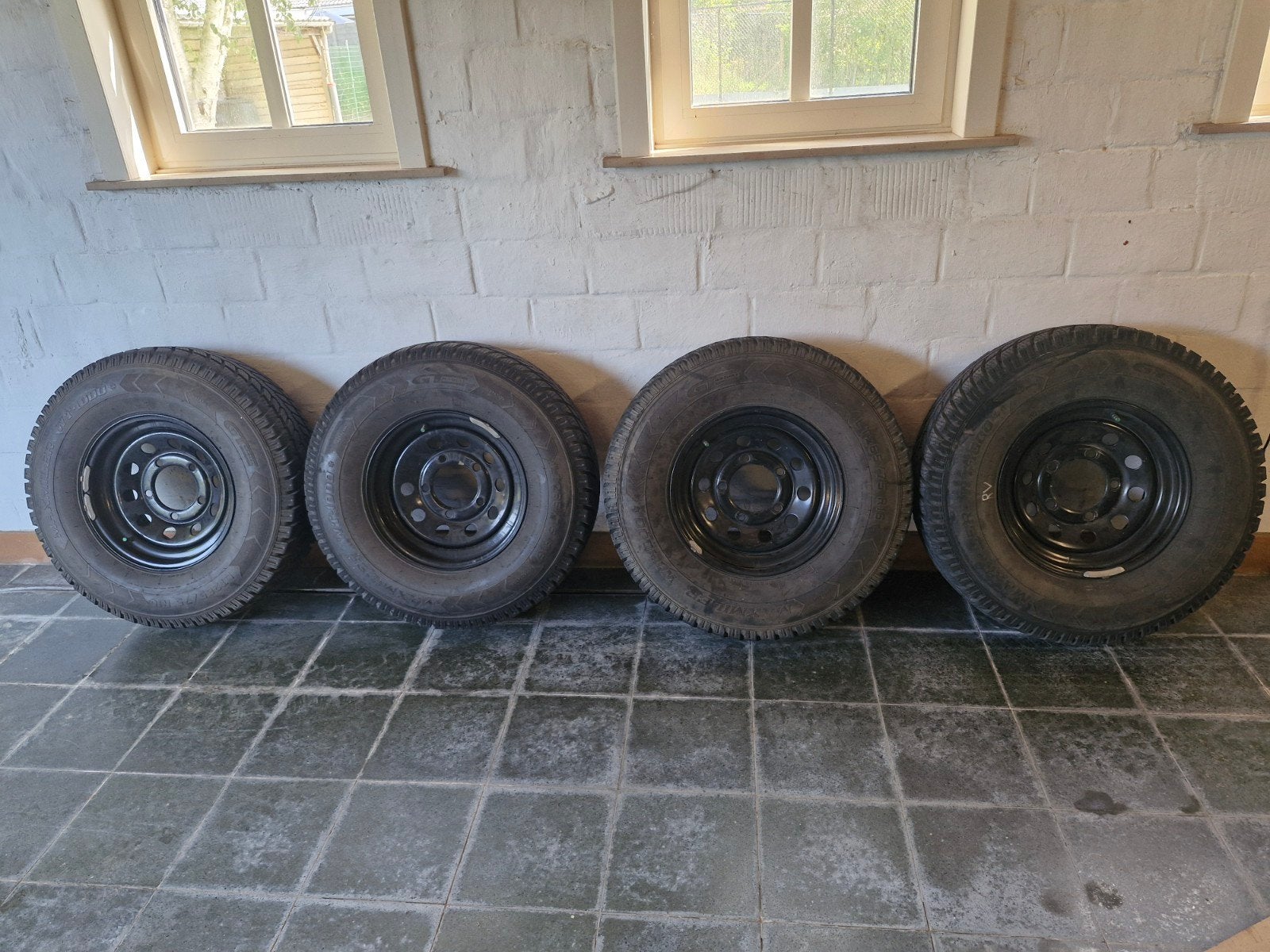 Land rover defender velgen en banden LT 265/75 R16, Ophalen of Verzenden, Winterbanden, Band(en)