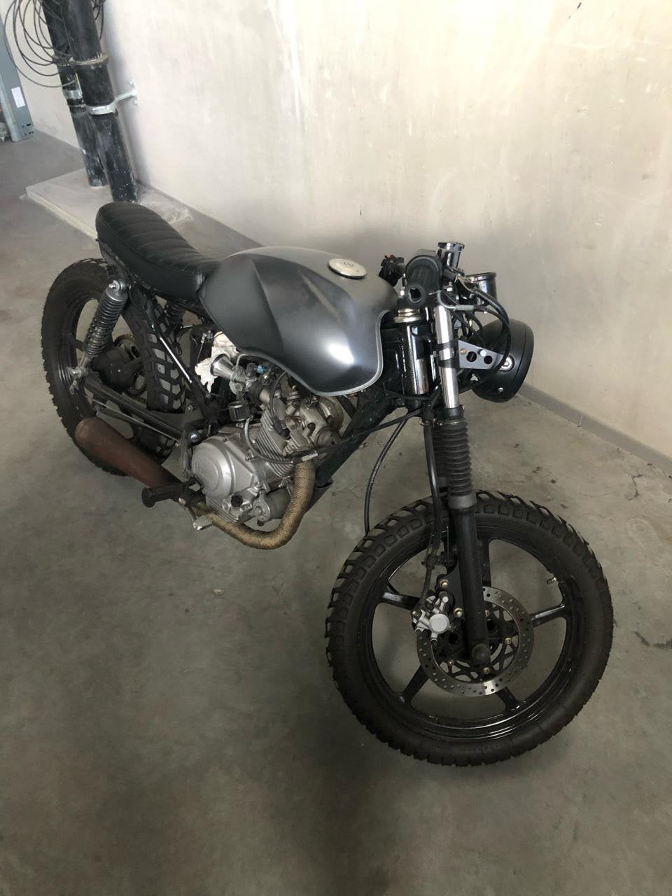 2010 YAMAHA YBR125 SCRAMBLER / TRACKER, Motoren, Ophalen, Gebruikt