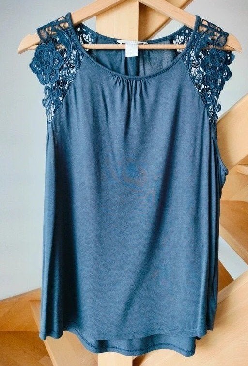 Losse, lange Top met kant. H&M, Medium, Kleding | Dames, Topjes, Maat 38/40 (M), H&M, Ophalen of Verzenden, Zo goed als nieuw