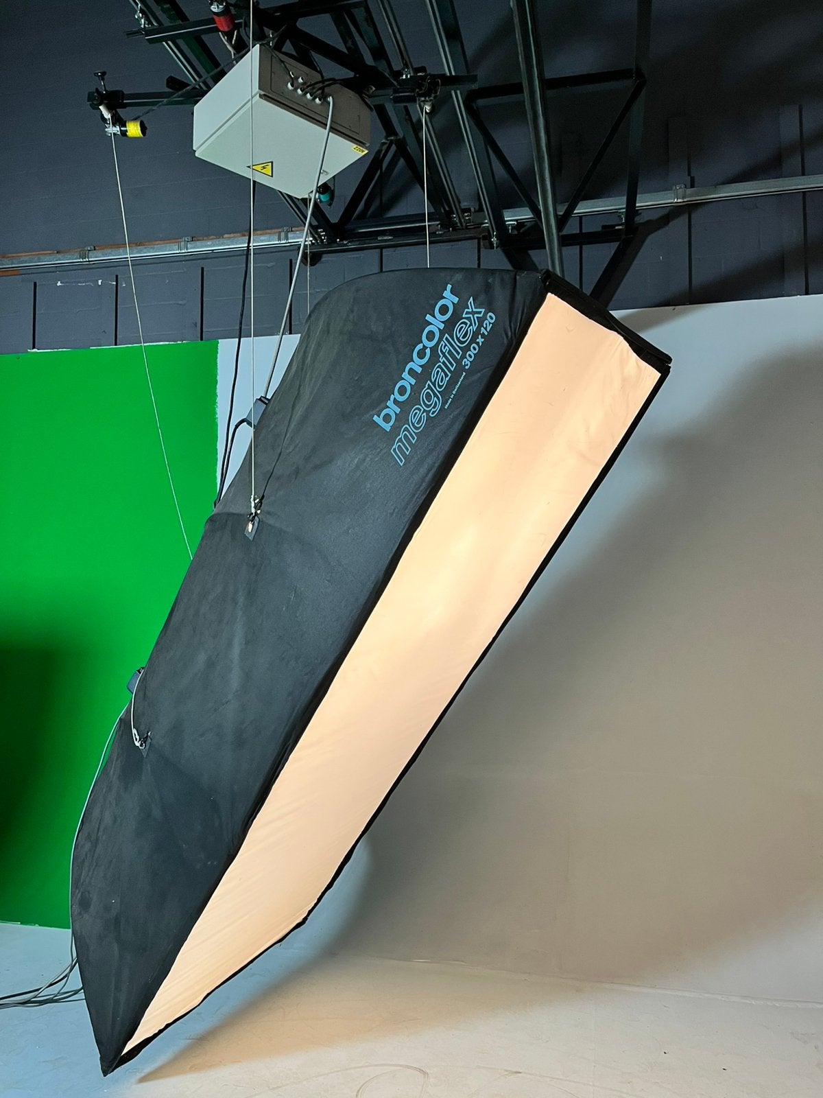 Broncolor megaflex met 2 flitstoortsen, TV, Hi-fi & Vidéo, Enlèvement, Utilisé, Broncolor, Lampes incluses