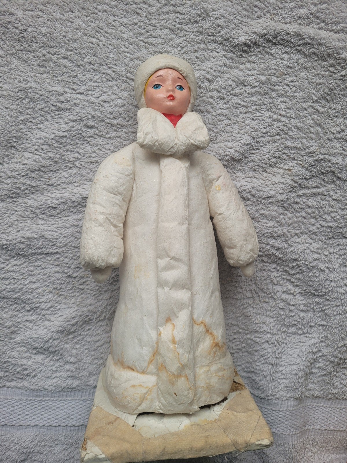 petite fille de père Noël   ancien.  papier mâche et vat, Enlèvement ou Envoi
