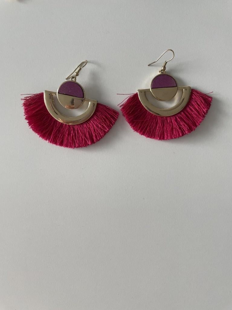 Boucles d'oreilles roses en parfait état !, Bijoux, Sacs & Beauté, Boucles d'oreilles, Enlèvement ou Envoi, Rose, Comme neuf, Autres matériaux