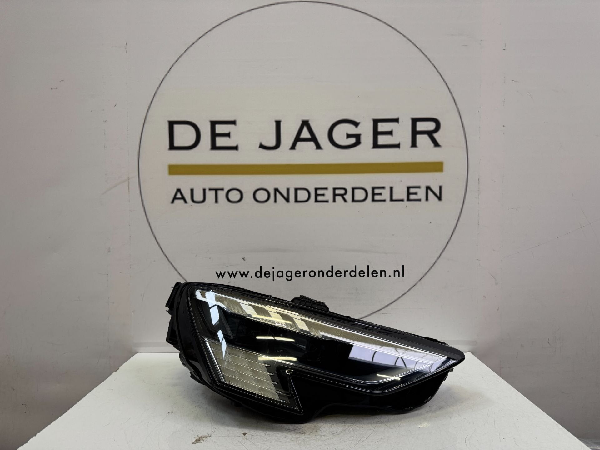 AUDI 8Y A3 S3 RS3 VOL LED MATRIX KOPLAMP RECHTS 8Y0941036, AUDI AG, Auto-Union-Strasse 1
85045  Ingolstadt, DE, Audi, Utilisé