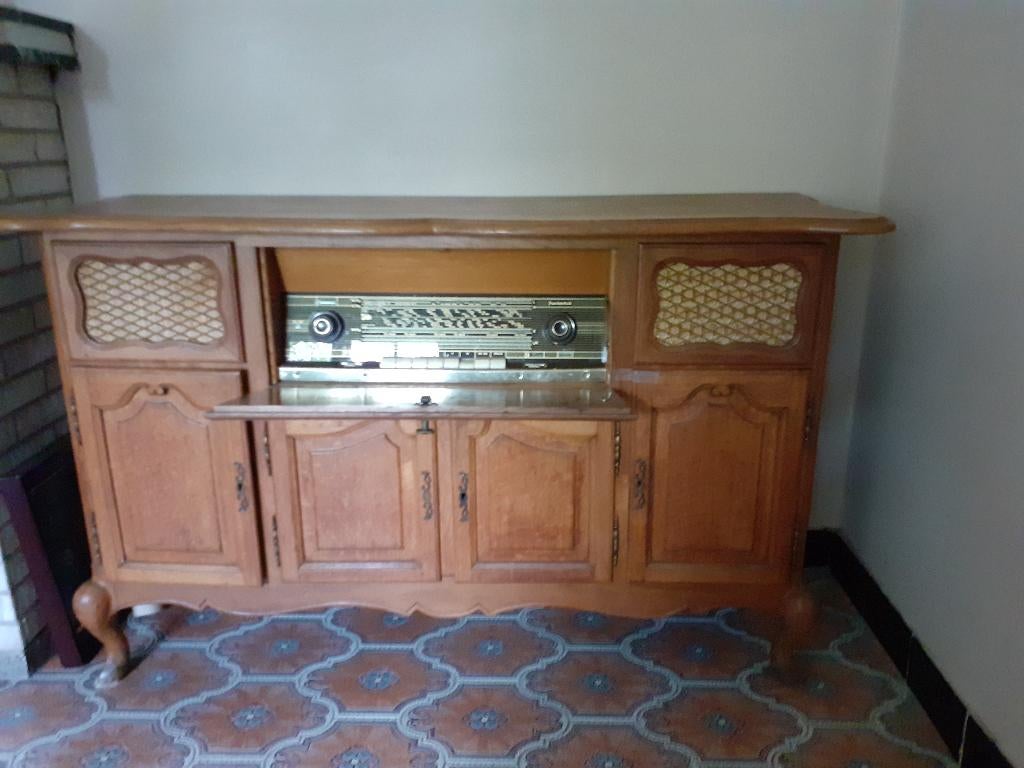 kast met ingebouwde radio, Antiek en Kunst, Ophalen