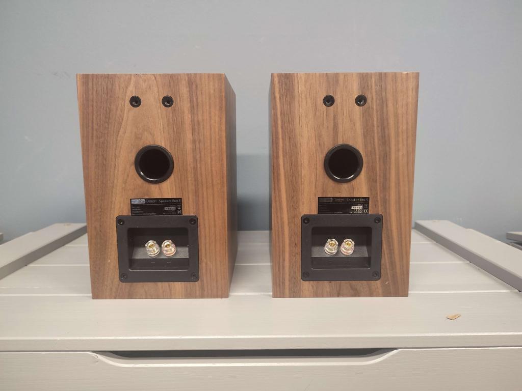 Pro-Ject Speaker Box 5E Boekenplank Luidspreker - Walnoot, Audio, Tv en Foto, Luidsprekerboxen, Niet ingevuld, Niet ingevuld, Nieuw