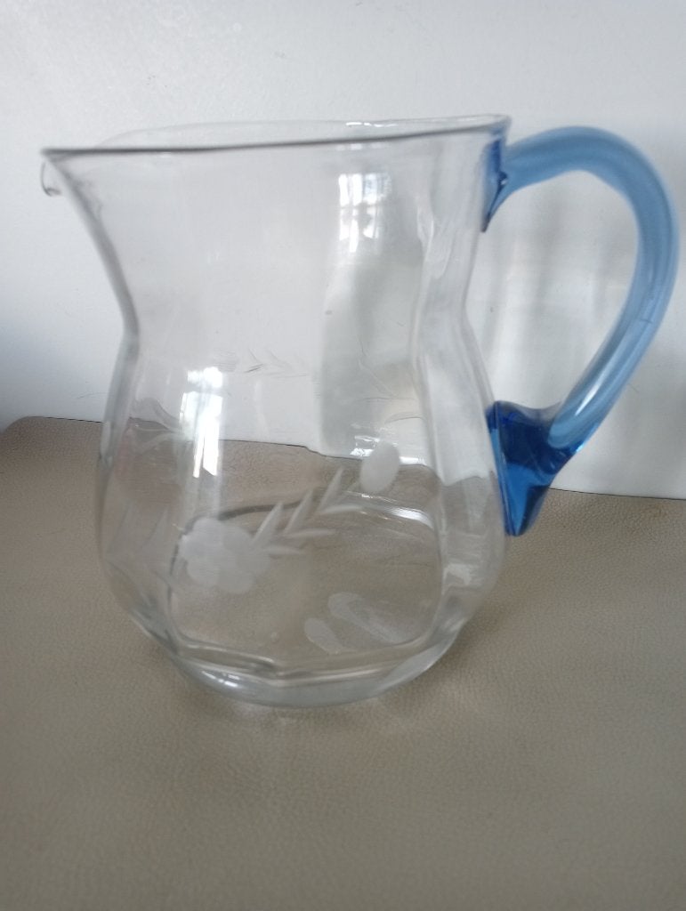 Carafe à eau vintage en verre avec poignée bleue, Enlèvement ou Envoi