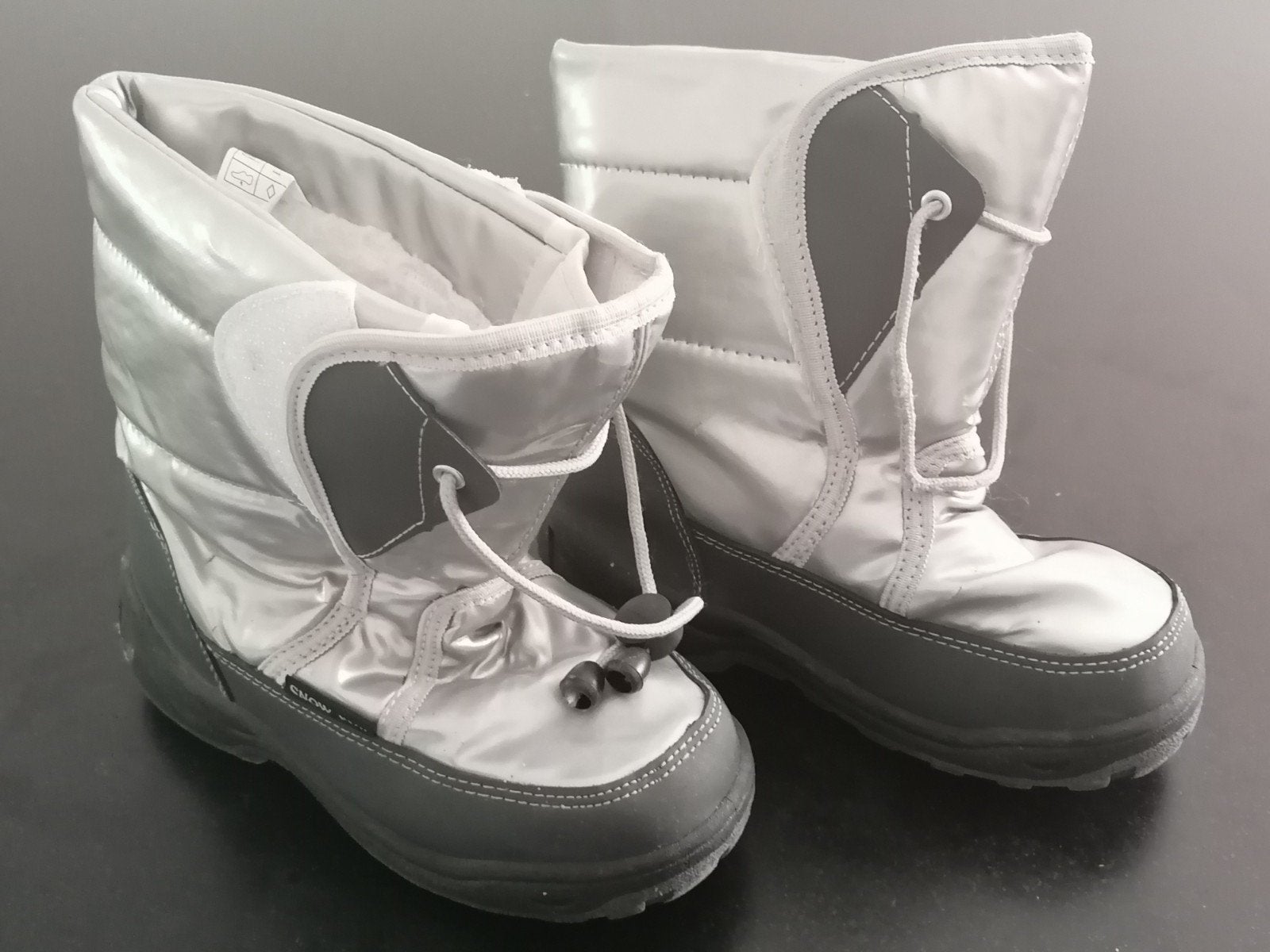 Snowbones, taille 32, Enlèvement