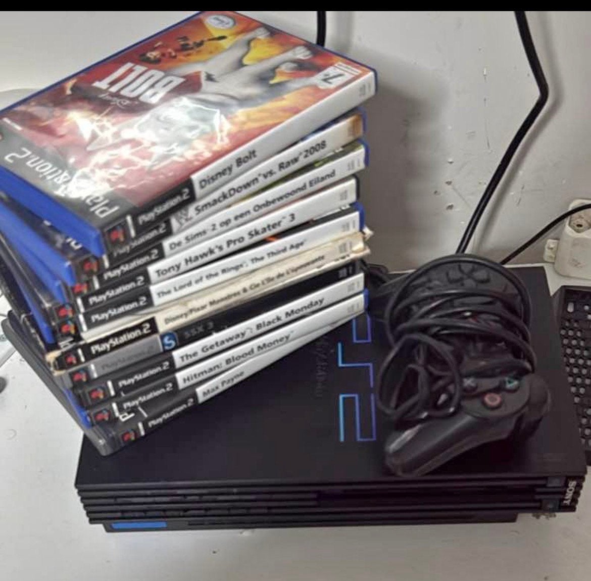 Ps2 met 2 controllers 15 games, Games en Spelcomputers, Ophalen, Zo goed als nieuw, Met 2 controllers
