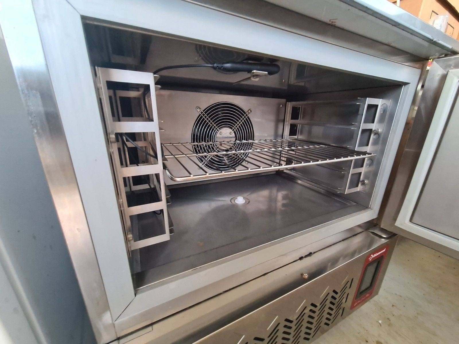Diamond CBT50CT snelvriezer, Ophalen