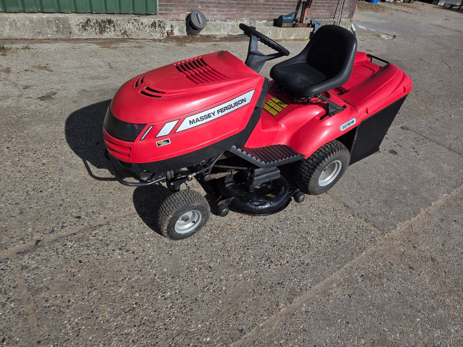 Massey ferguson zitmaaier 17.5 pk hydrostaat, Tuin en Terras, Ophalen, Gebruikt, Elektrische starter, Castelgarden/Stiga